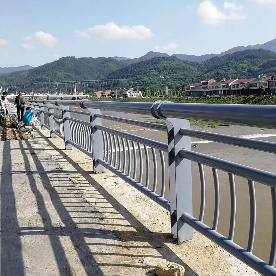 河道護(hù)欄
