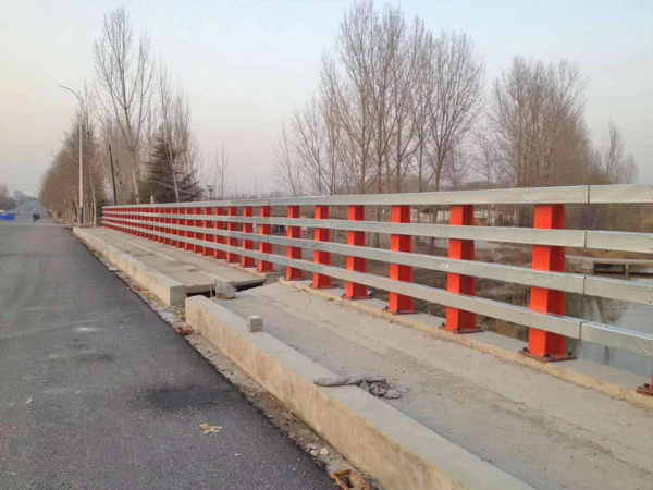 【防撞護(hù)欄】公路防撞護(hù)欄的等級(jí)有哪些<div   id=